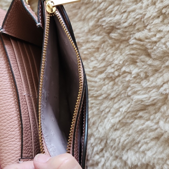 Beautiful NWOT Tory Burch Blush Pink & Gold Chain Dress Bag 🩷👗💛 - Picture 13 of 17